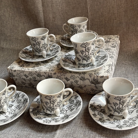 Allev ceramic 12 piece footed cup espresso or tea set - Picture 9 of 9